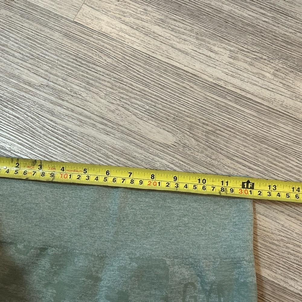 Gymshark Adapt Sage Green Camo Seamless Athletic Leggings - Picture 5 of 8